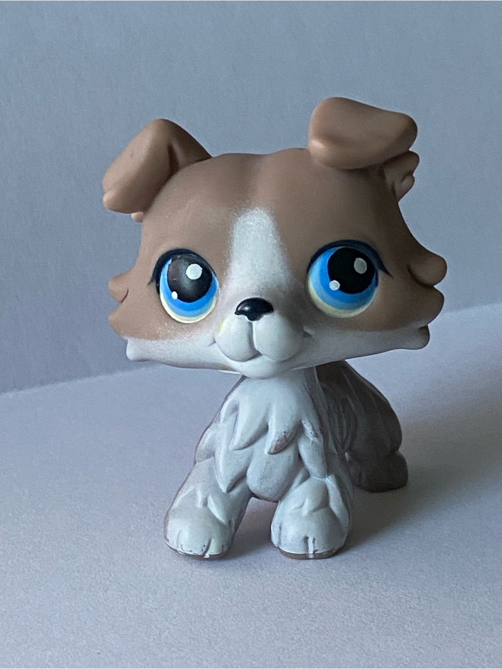Littlest Pet Shop LPS Collie Dog with Blue Eyes Hasbro 2005